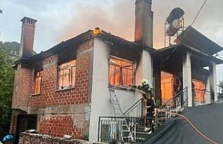 Milas’ta çıkan yangında anne ve oğlu hayatını...