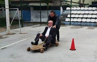 Milli Eğitim Müdürü Cebeci’nin tahta araba merakı