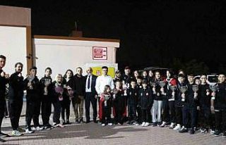 Milli sporculara coşkulu karşılama