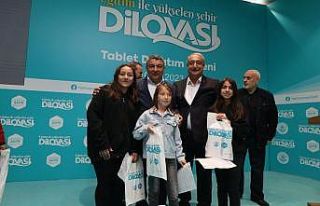 Miniklerin tablet bilgisayar mutluluğu