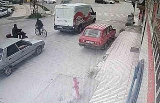Motosiklet ve bisiklet sürücüsü ölümden döndü