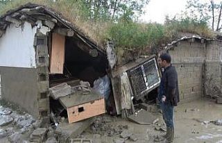 Muş’ta sağanak sele neden oldu: 7 ev 1 araç hasar...