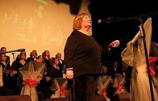 Müziğe olan aşkı yaş tanımadı, 70’inde sahnelere...