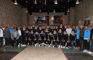 Nazilli Belediyespor U17 Futbol Takımı akşam yemeğinde...