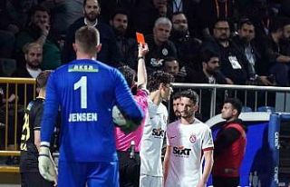 Nicolo Zaniolo kırmızı kart gördü