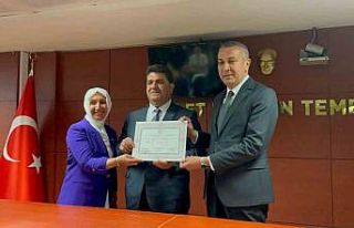 Niğde Milletvekilleri mazbatalarını aldı