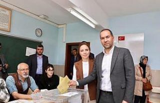 Niğde’de protokolü oylarını kullandı