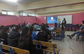 Öğrencilere doğa ve biyoçeşitlilik anlatılıyor