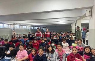 Öğrencilere suçtan korunma yöntemleri anlatılıyor