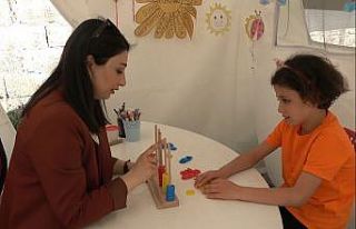 Okulları hasar gören özel öğrenciler çadırlarda...