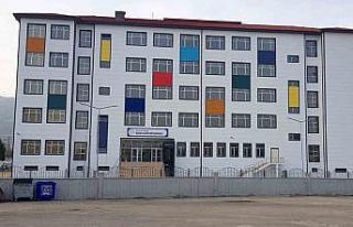 Okulun asansör halatı koptu, öğretmenler yaralandı