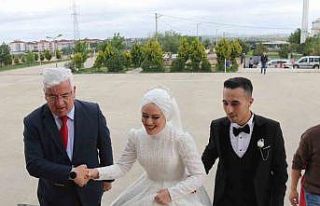 Önce sandığa sonra düğüne gittiler