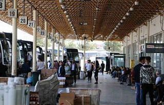 Otogarlarda seçim yoğunluğu, ek seferler açıldı