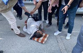 Otomobil yayaya çarptı: 1 yaralı