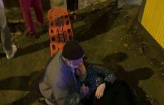 Otomobilin çarpmasıyla inşaat alanına savrulan...