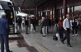 (ÖZEL) Depremzedeler oy kullanmak için memleketine...