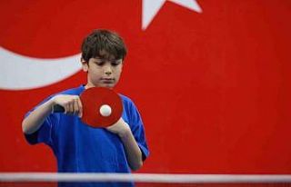 Özel sporcuların masa tenisi turnuvası