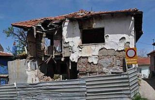 (ÖZEL) Tarihi evlerin boynu bükük