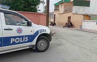 Para istediler, vermeyince bıçakladılar