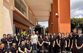 Paramedik öğrencilerine eğitim