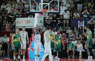 Pınar Karşıyaka yarı finalde