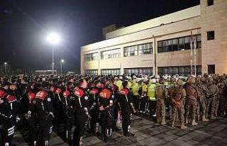 Polis ve komandolar uyuşturucu satıcılarına birlikte...