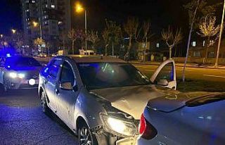 Polisin ‘dur’ ihtarına uymayan ehliyetsiz sürücü...
