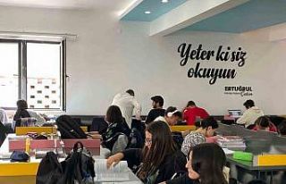 Pursaklar’da gençler sınavlara millet kıraathanelerinde...