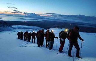 Rus dağcılar Süphan Dağı’na zirve yapamadan...