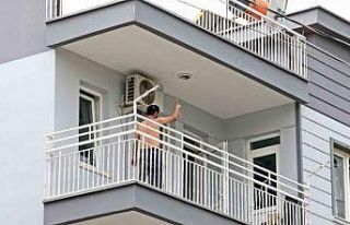 ‘Sabaha kadar parti’ deyip elinde ne varsa sokağa...