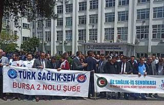 Sağlık çalışanları Profesör Biçer’e yapılan...