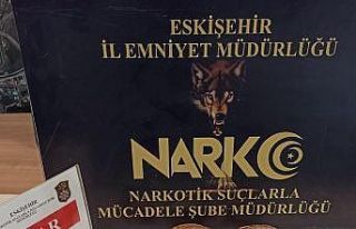 Salça bidonuna saklanan 412 gram esrar ele geçirildi