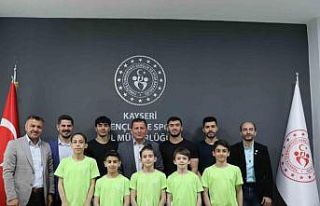 Şampiyon jimnastikçilerden Kabakcı’ya ziyaret