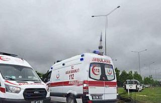 Samsun’da otomobile ile hafif ticari araç çarpıştı:...