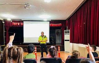 Sason’da minik öğrencilere temel trafik eğitimi...