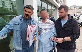 Satırla bir kişiyi yaralayan kasap gözaltına alındı