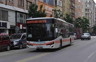 Seçim sebebiyle tedbirlerin uygulandığı caddelerdeki...