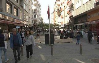 Şehit anıtına kurulan seçim standı nedeniyle...