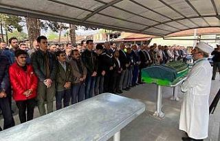 Şehit annesi son yolculuğuna uğurlandı