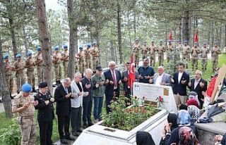 Şehit Teğmen Cemal Tepeli kabri başında anıldı