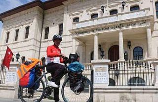 Şehitler için bin 200 kilometre pedal çevirecek
