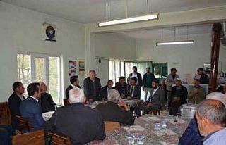 Selendi Kaymakamı mahalle mahalle geziyor