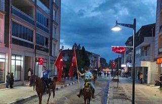 Selendi’de 19 Mayıs coşkusu geceyi aydınlattı