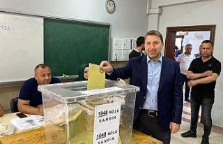 Siirt Ticaret ve Sanayi Odası Başkanı Kuzu oy kullandı