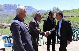 Siirt Valisi Hacıbektaşoğlu, Pervari’de vatandaşlarla...