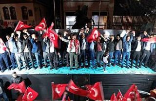 Sındırgı’da demokrasi zaferi sokaklara taştı