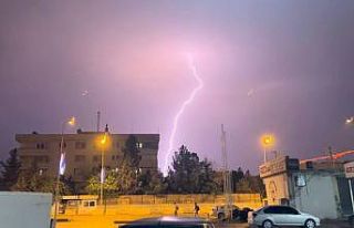 Sınır ilçesinde çamur yağdı