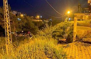 Sinop’ta otomobil ormanlık alana düştü: 1 yaralı