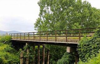 Söğütlü Tokmaklıdere Köprüsü yenileniyor