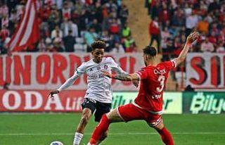 Spor Toto Süper Lig: FTA Antalyaspor: 1 - Beşiktaş:...